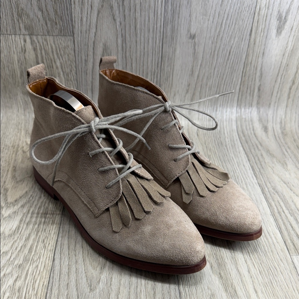Kensie Beige Suede Chukka Boots
